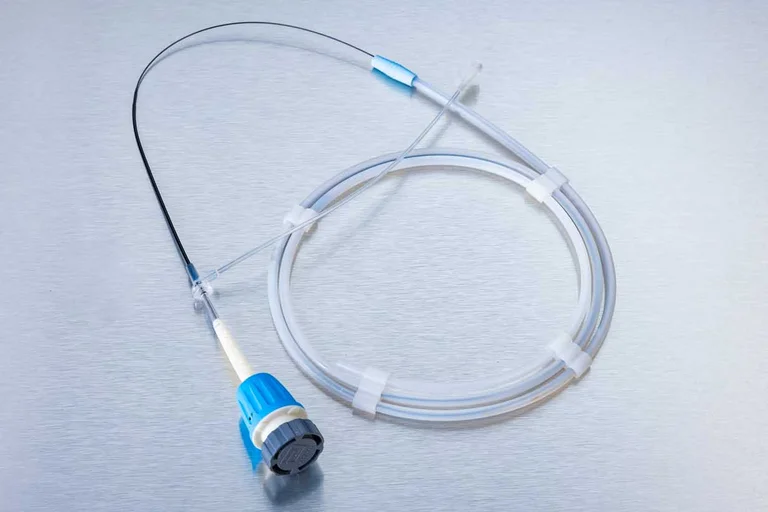 Die Undichtigkeit der Trikuspidalklappe kann mit einem minimal-invasiven Eingriff mit einem sogenannten Trikuspidal-Clipping behandelt werden.