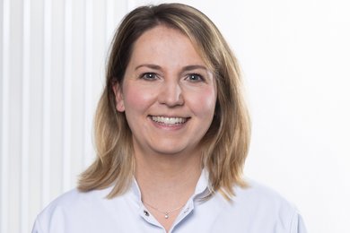 Dr. Julia Engel-von-Landenberg