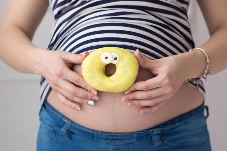 Wenn der Blutzuckerspiegel bei Schwangeren dauerhaft zu hoch ist, ist es eine Schwangerschaftsdiabetes.