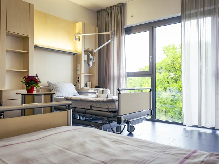 Zweibettzimmer für Wahlleistungspatienten im Marien Hospital Witten.
