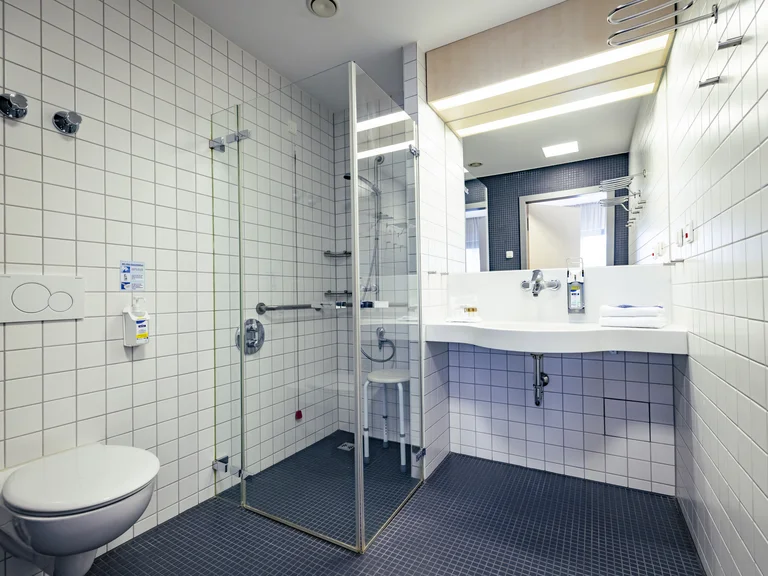 Badezimmer eines Wahlleistungszimmer im Marien Hospital Witten.