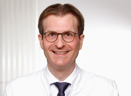 Priv.-Doz. Dr. med. Hans-Jörg Hippe