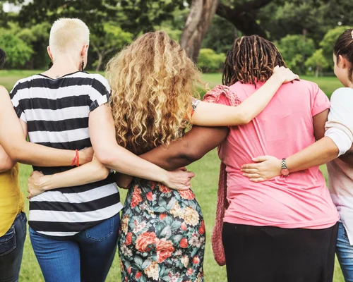 Gruppe junger Frauen