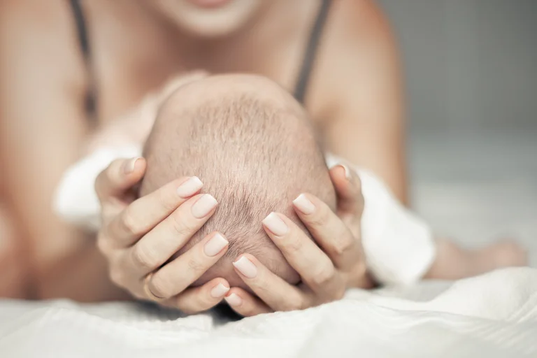 Der Hydrocephalus wird auch Wasserkopf genannt 