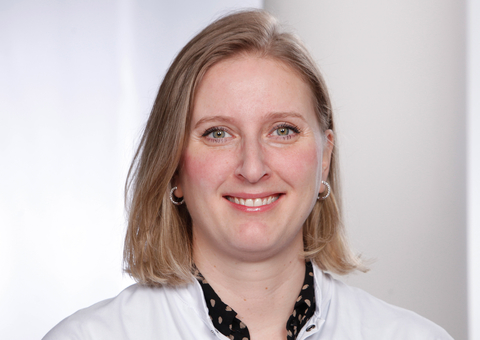 Dr. Alexandra Alla Chraga-Urban