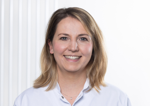 _T9A4655_Dr_Julia_Engel_von_Landenberg_Zuschnitt_Internet_01.jpg
