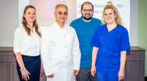 Prof. Dr. Metin Senkal (2. v. l.), Chefarzt der Klinik für Allgemein- und Viszeralchirurgie des Marien Hospital Witten, präsentierte gemeinsam mit seinem Team die Arbeit des Darmkrebszentrum des Marien Hospital Witten.